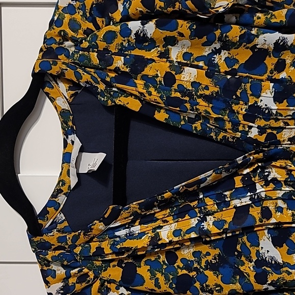 H&M Tunic Mini Dress Sz 8 Multi Abstract Flutter Sleeve V-Neck Pintucked Flowy - Picture 2 of 10